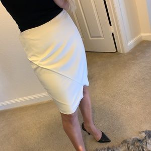 BAR III Cream/white skirt  SIZE M NWOT